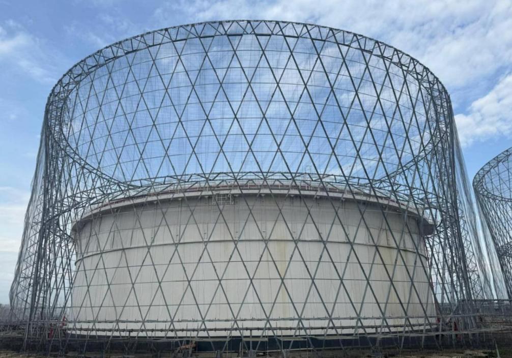 SHIELD-SH suspended lattice over a vertical storage tank